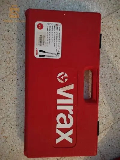 Que la paix, la miséricorde et les bénédictions de Dieu soient sur vous, mes frères. Il existe un Virax Plumby Metal, si Dieu le veut, quelque chose de propre. 0655 82 74 33
