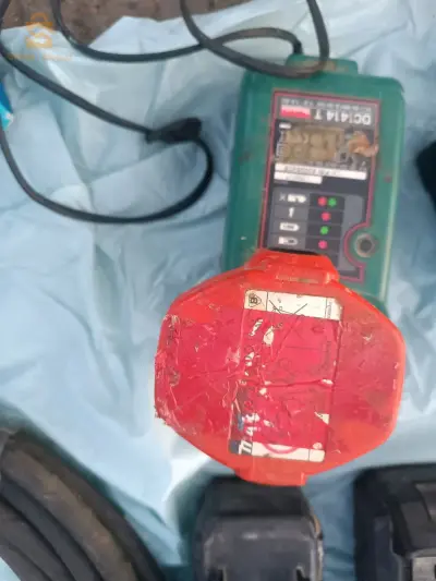 chargeur + batterie