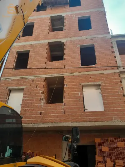 Projecr *HIDIA*🏗🏘
*Disponible F2 54m² & 53m2+ cour .
*Disponible RDC & 2ème étage .
*Bordj el kiffan 🚠🛣
Contactez-nous 🤝📲
0770582637
