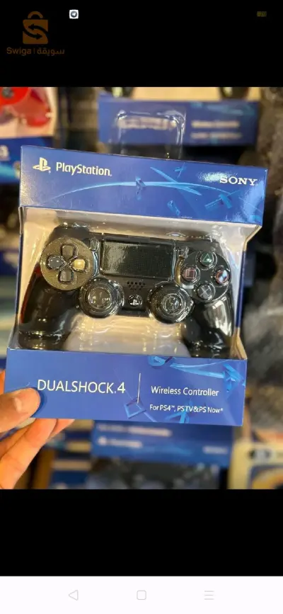 وحدة التحكم عن بعد لجهاز ps4 متوفرة بعدة الوان مختلفة 
نوعية جد ممتازة