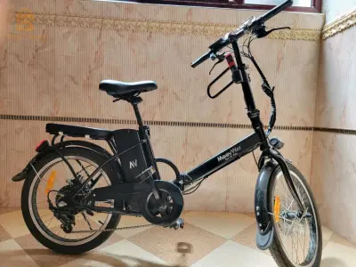 دراجة كهربائية جديدة قابلة للطي 95 كيلو ماركة MOOVWAY FRANCE مع الشاحن