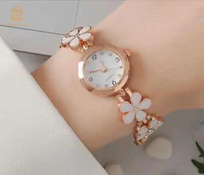 ساعة نساء