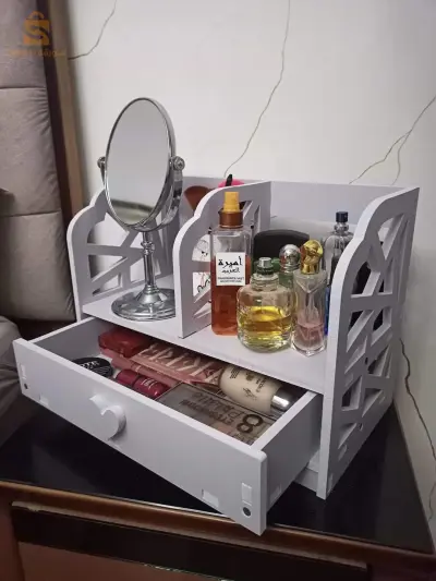 makeup holder