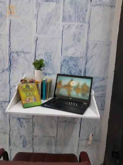 Bureau suspendu pliable