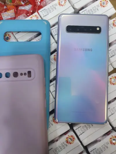 2 téléphone Samsung s10 5g
