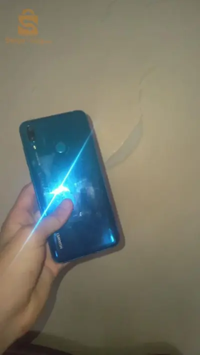 Huawei y7 prime 2019 haba n9ia biha bl Bata nbarez  b iPhone 8 occasion