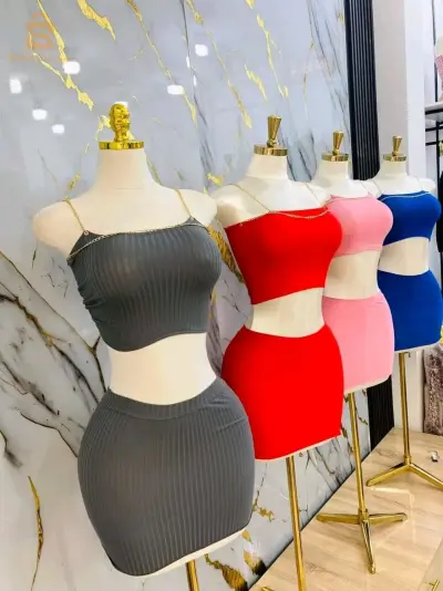 Robe moulante en 2 pieces