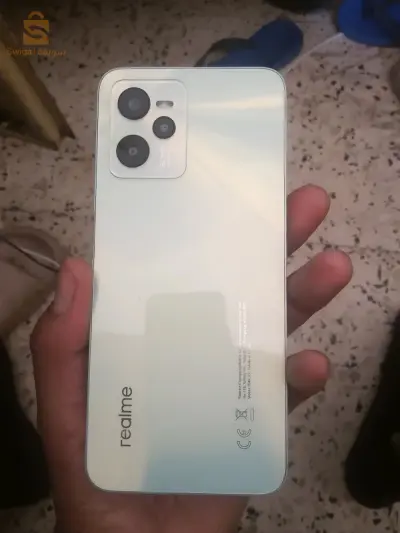 realme C35