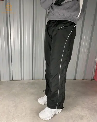 parachute nike trackpants Black