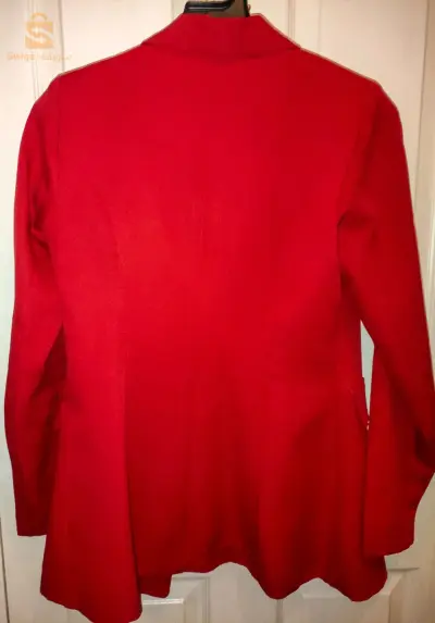 veste classique couleur rouge