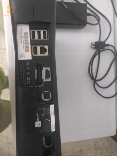 xbox 360 نظيفة معاها (0558971710)