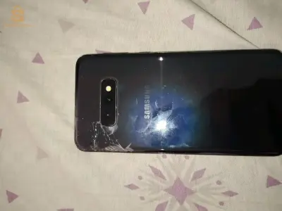 هاتف غندو ضربة خفيفة من الخلف جامي تفتح نظيف