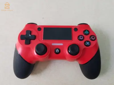 Une manette ps4 copie