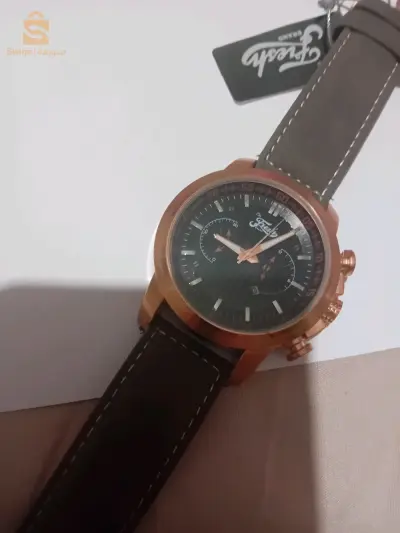 Salam j'ai 8 montre caba France a vendre
