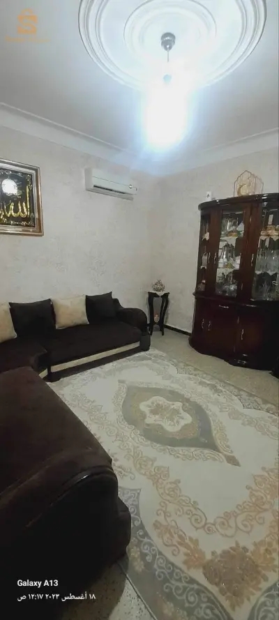 أمام مسجد مالك بن نبي