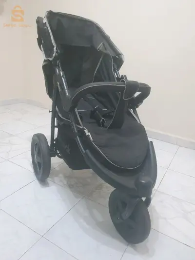 عربة أطفال