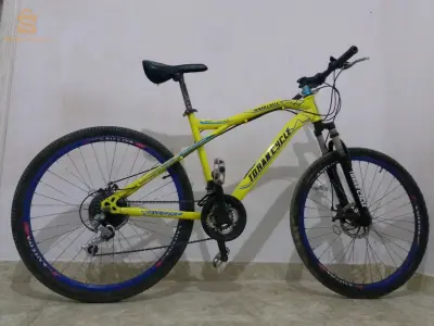 فيلو 26 كلش يمشي فيه 
الماركة Toran cycle ماشاء الله نضيفة الله يبارك فرنسي 🇨🇵🇨🇵  
المكان برج بوعريريج 
اي استفسار prv ولا 
0796106816
سعر 2ملاين