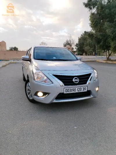 سيارة نيسان ساني التراك