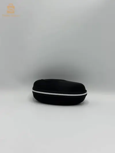 Lunette de soleil  louis vuitton + pochette gratuit
