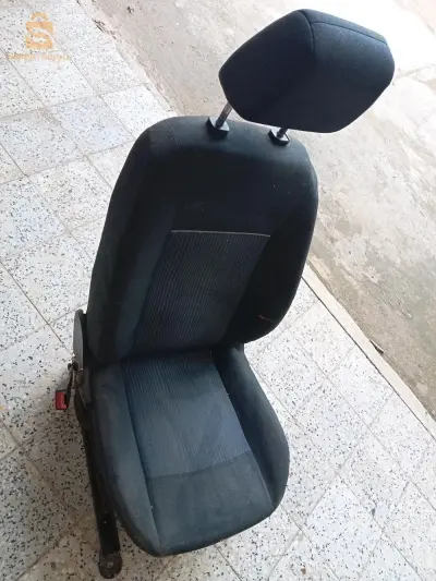 siège côté conducteur Ford Fiesta