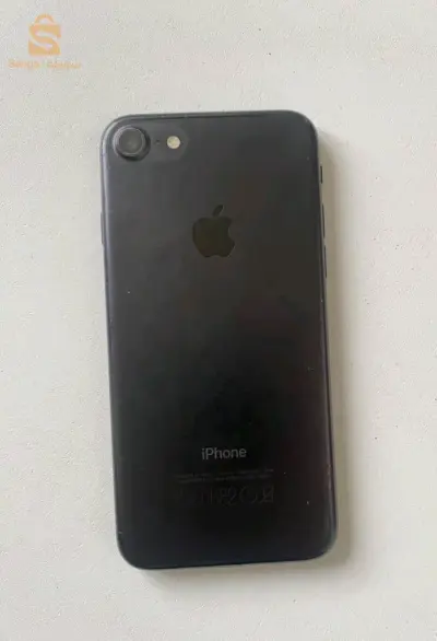 IPhone 7 très bon état batterie 73% Première main.