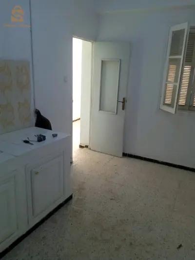 app F3 5eme etage 70 m2