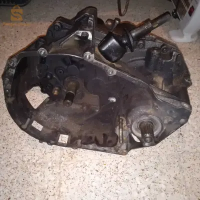 قطع غيار اصلية كونغو+كليو1.5dci