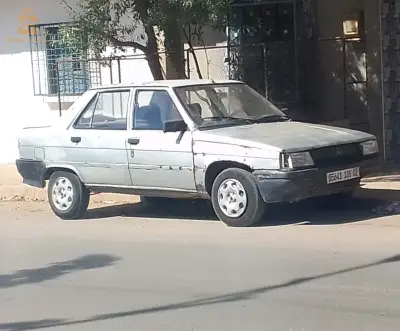 سيارة r9 للبيع