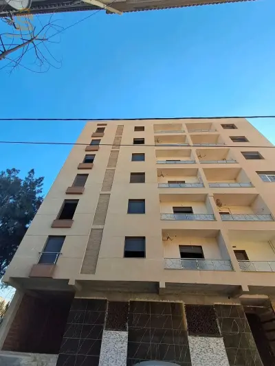 f4 fini à vendre