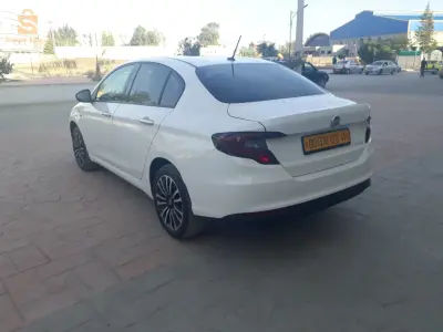 سيارة جديدة