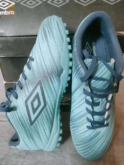 soulier de football neuf