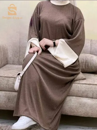 Taille : Standard ✅
Couleurs :
* Marron chocolat 
* ⁠Noir 
* ⁠Beige clair 
* ⁠beige foncé  

نوع القماش : la cote demi saison✅
توصيل متوفر لجميع الولايات 🚚