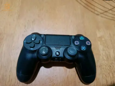 mannette ps4 v2 originale utilisé comme neuf