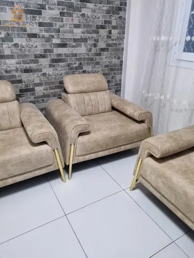 فوتيات شابين مخدومين بالخشب الأحمر و لاموس d36
