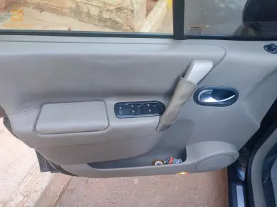 سيارة عائلية للبيع