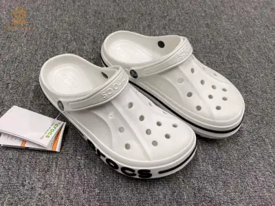 📍crocs simple