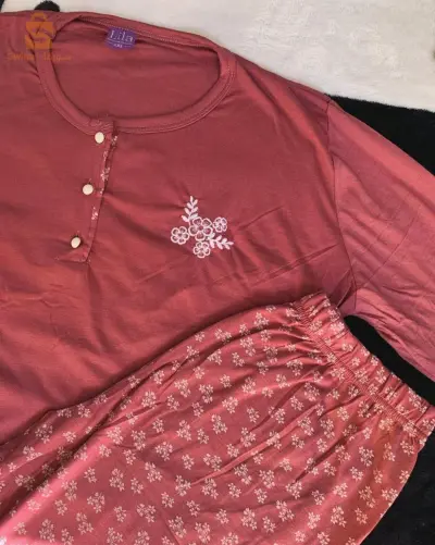 Pyjama coton 🌺 tussu hayl 
Les taille : m l xl xxl  
Livraison disponible 58 wilaya