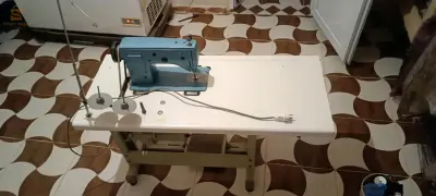 آلة خياطة عصرية حديثة