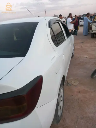 سيارة داسيا لوقان