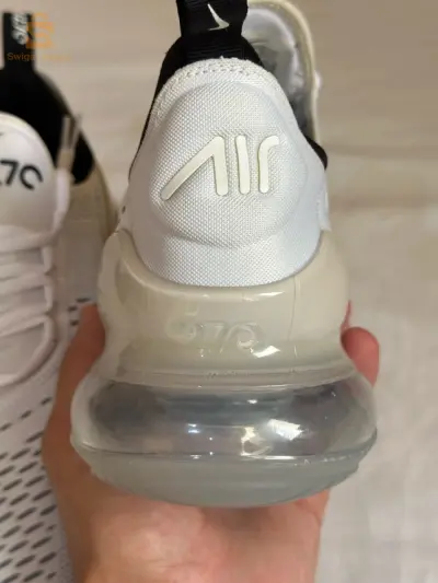 NIKE Air max 270 ORIGINAL
Pointure 46