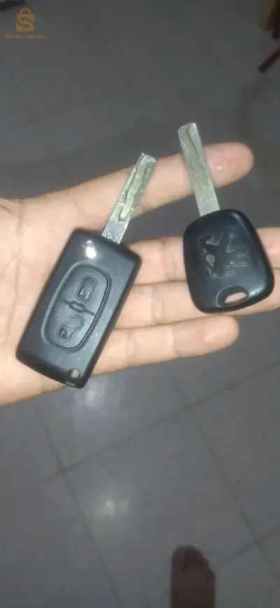 سيارة 207 للبيع
