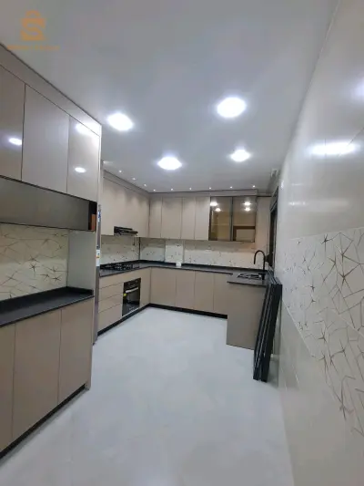 appartement F4 fini avec box 
endroit stratégique brise marine📍Bordj el bahri 
0770559819