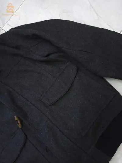 jacket original Cachemire taille L tlebes XL

العرض 60 سم 
الطول 66 سم