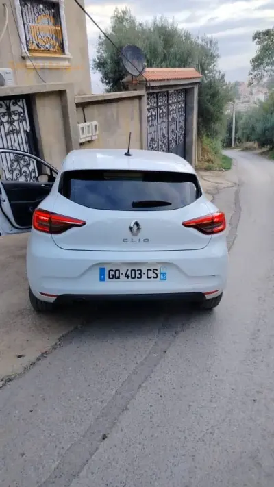 voiture très neuf 
carte gris mchi wjda ( procuration