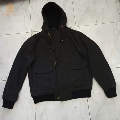jacket original Cachemire taille L tlebes XL

العرض 60 سم 
الطول 66 سم
