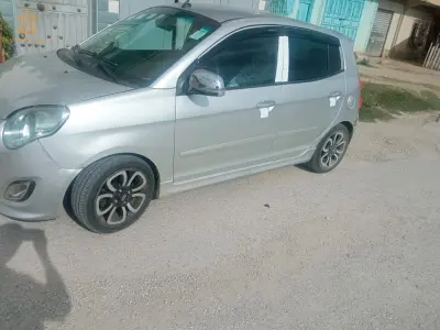 سيارة نظيفة