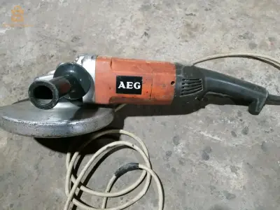 Perforateur 12000
Tronçonneuse 11000