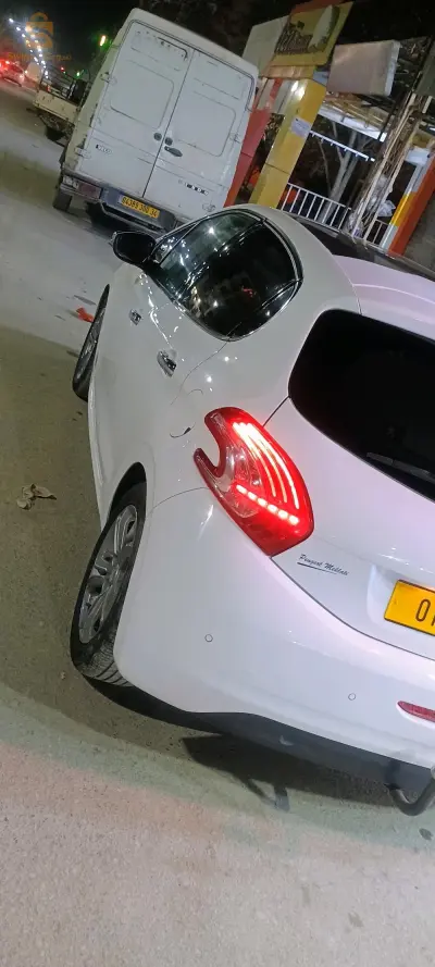 208 HD 2015