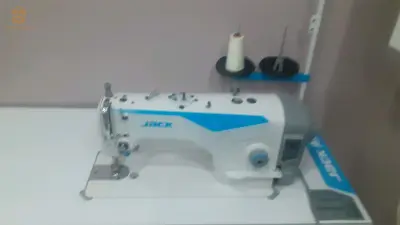 ماكنة خياطة