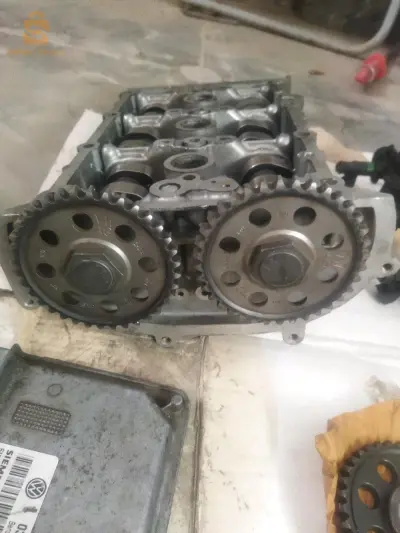 أجزاء من محرك 1.2 12v